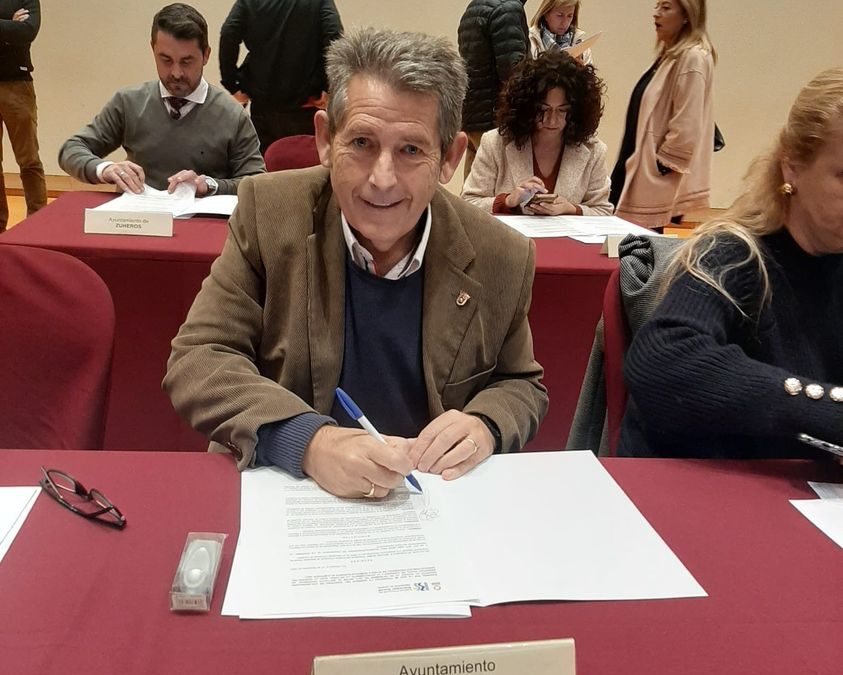 Se firma el convenio de Ayuda a domicilia por más de 875.000 euros para 2023 en La Victoria